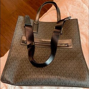 Large Michael Kors bag/purse